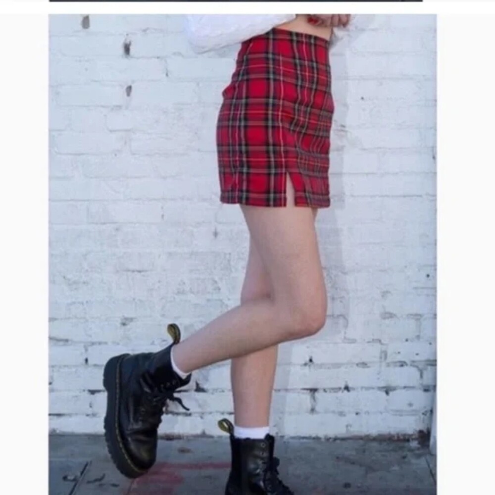 Brandy Melville Red Plaid Cara Skirt Short Skirt Mini Skirt One Size (XS-S)
